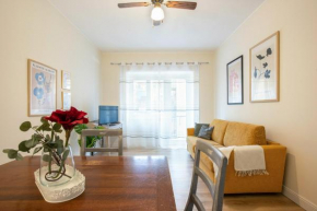 Moderno Appartamento Tuscolana 2 BDR and Living Room Metro A